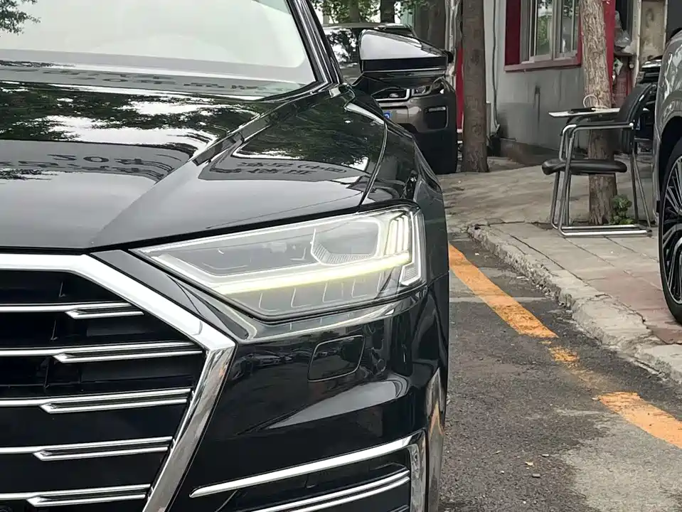 Audi A8