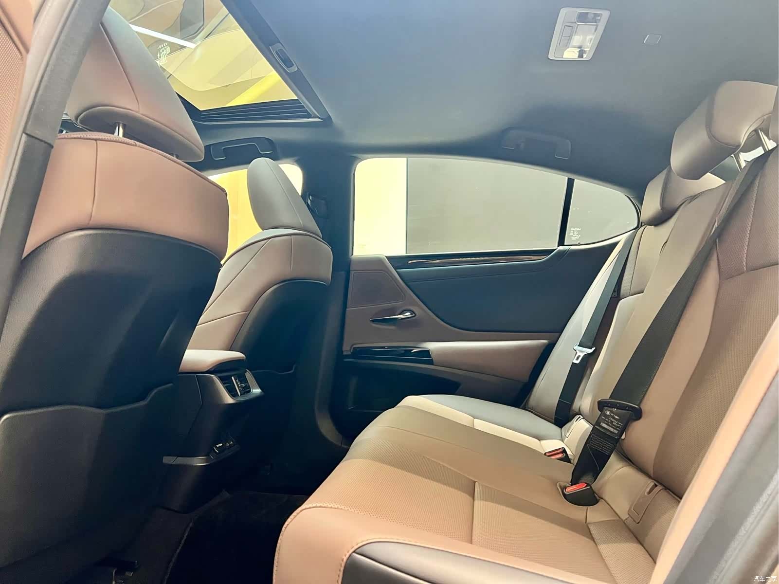 Lexus ES, 2024 16