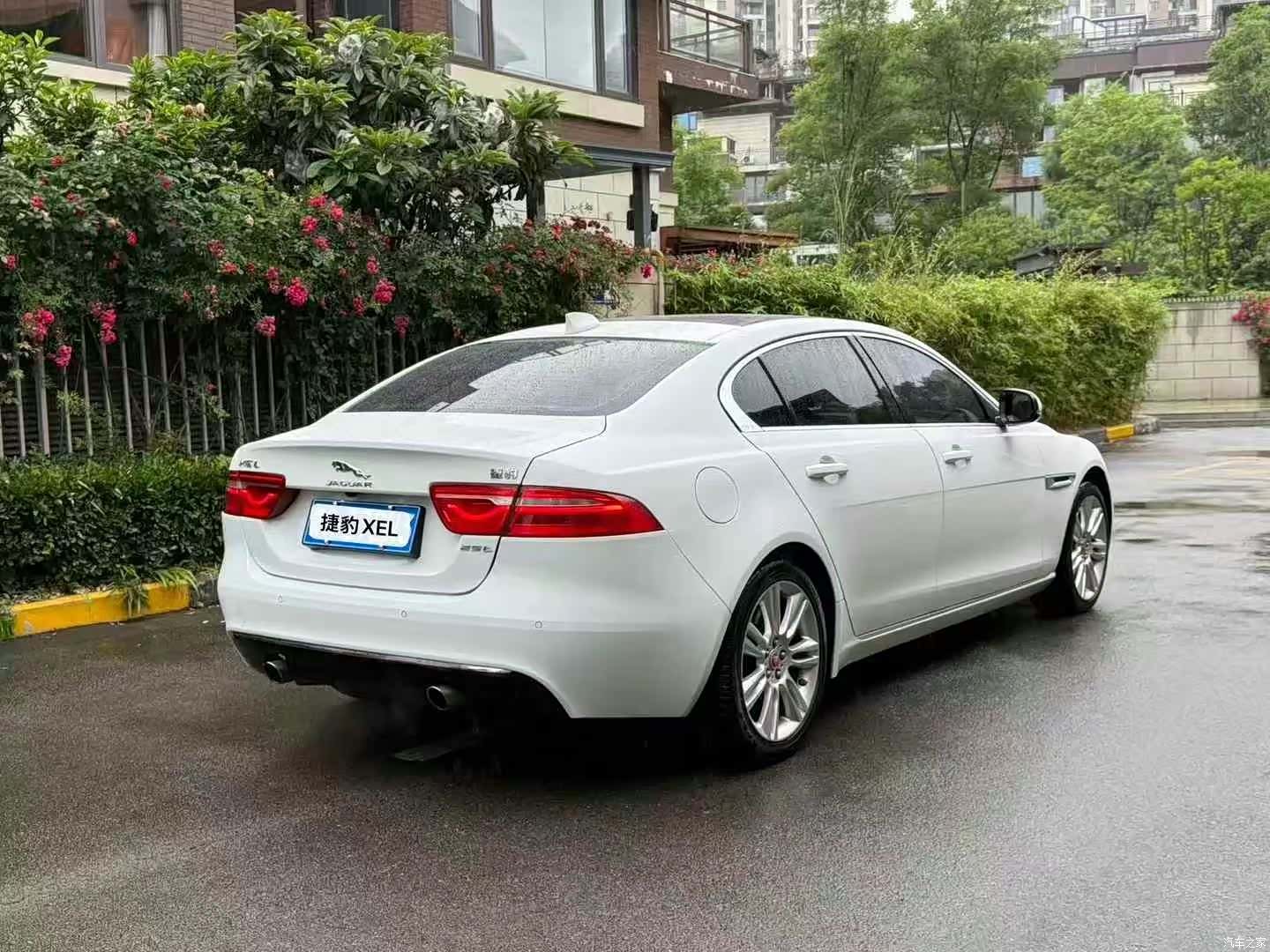Land Rover XEL, 2018 7