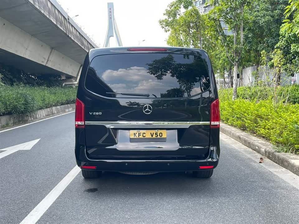Mercedes-Benz V-class