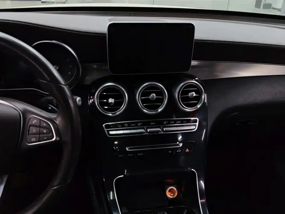 Mercedes-Benz GLC Mercedes-Benz GLC
