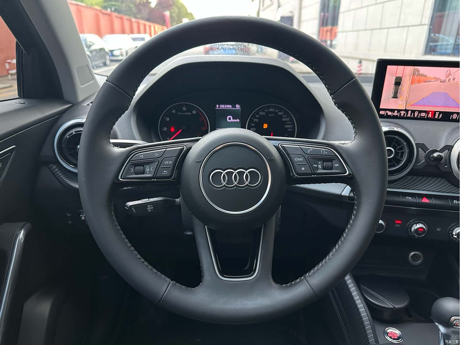 Audi Q2L, 2022 8