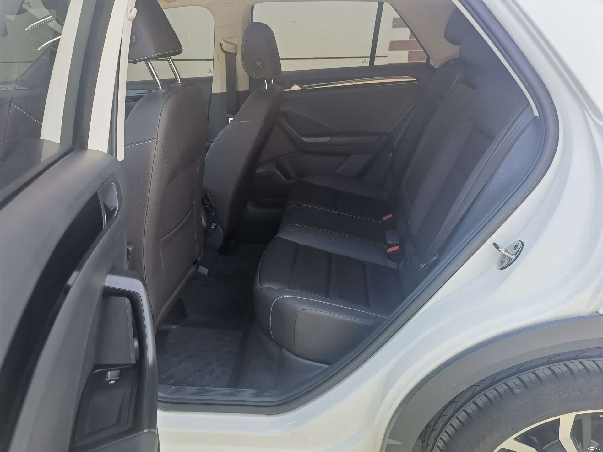 Volkswagen T-ROC, 2019 9