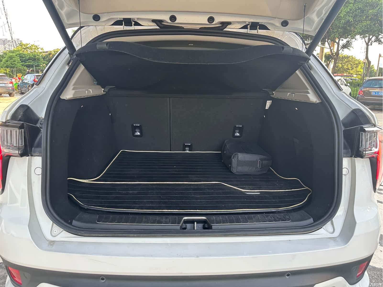 Lynk & Co 01, 2019 25