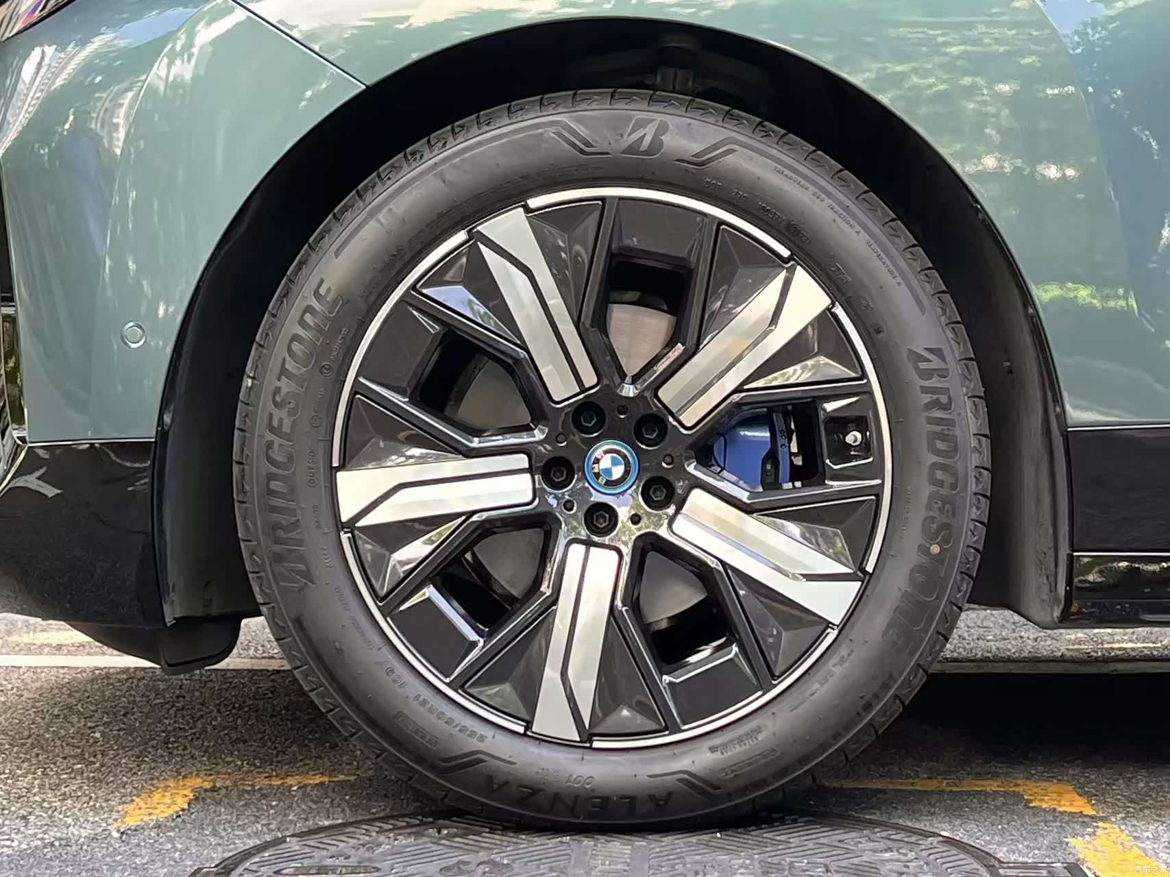 BMW iX, 2024 8