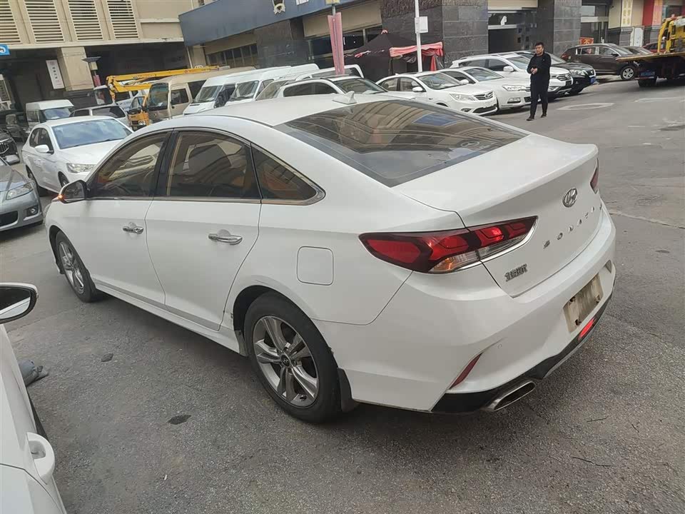 Hyundai Sonata