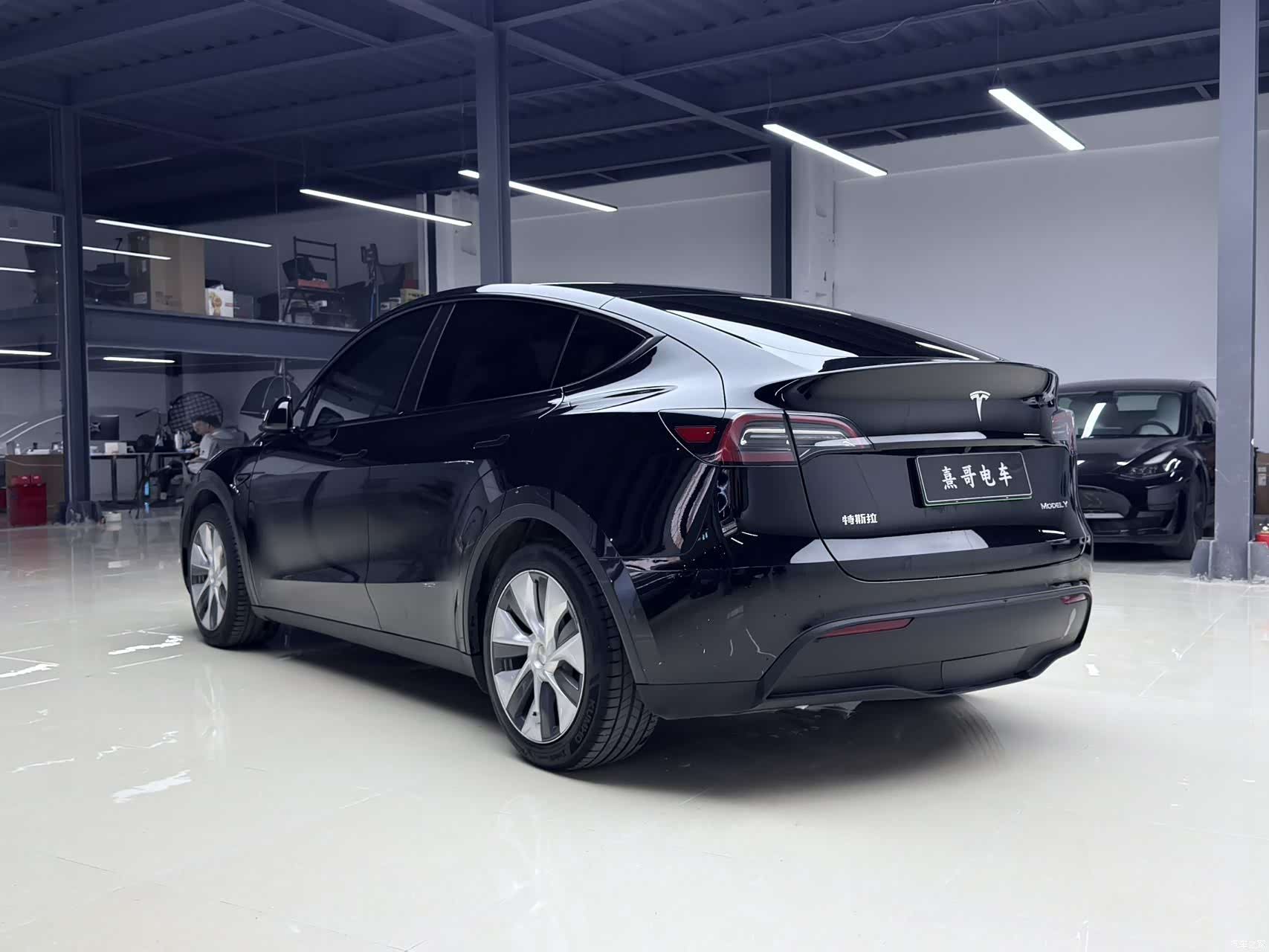 Tesla Model Y, 2022 3