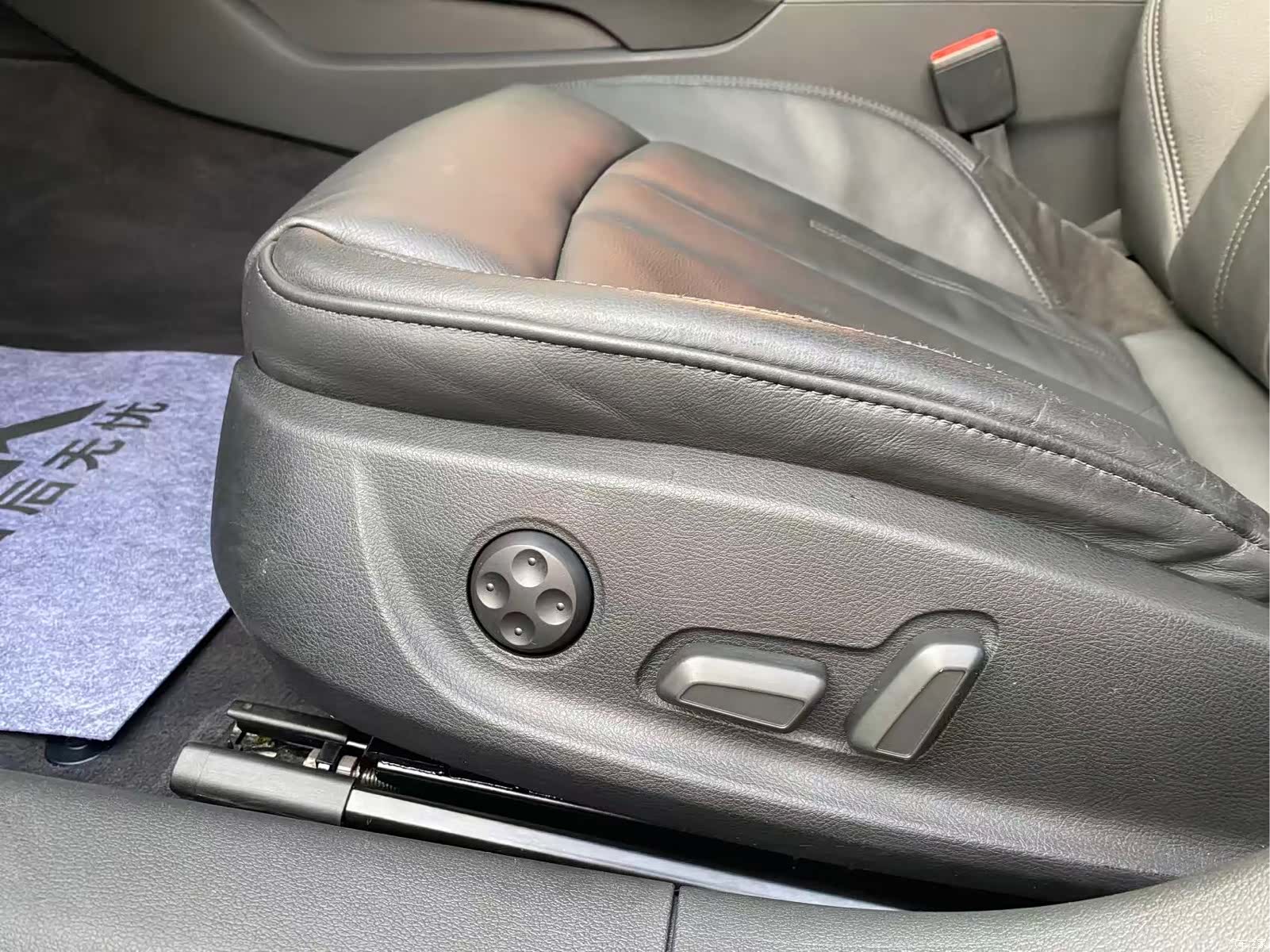 Audi A4L, 2017 13