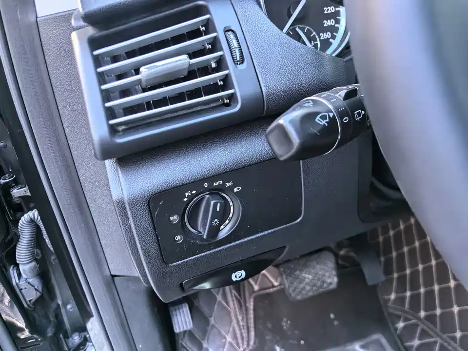 Mercedes-Benz R-class