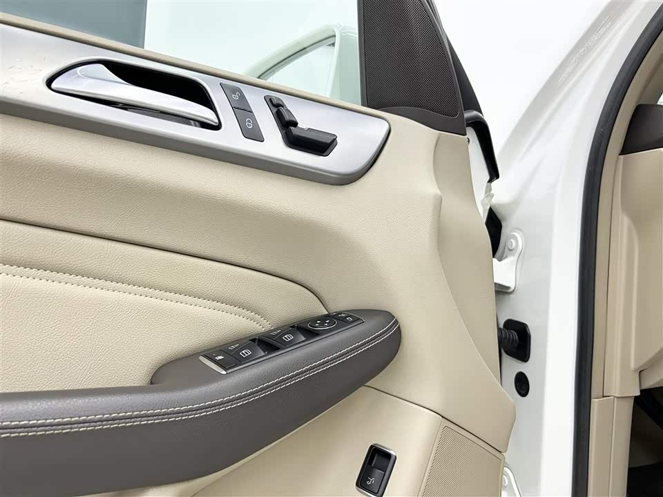 Mercedes-Benz M class