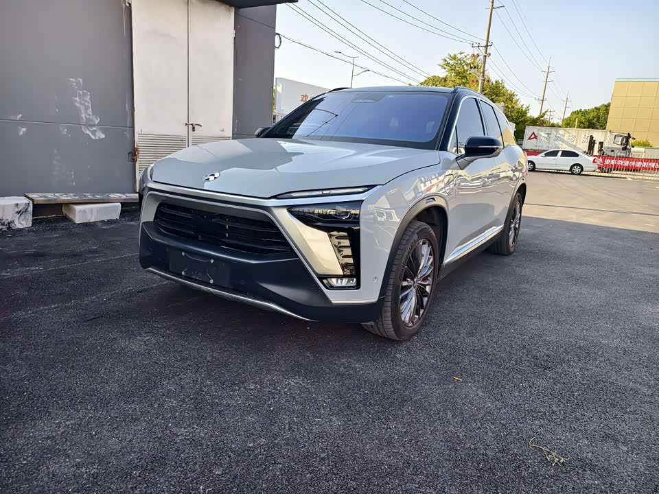 NIO ES8