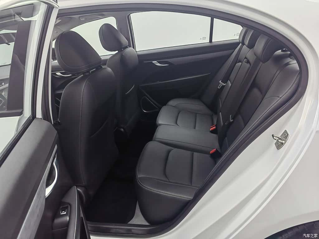 Geely Emgrand, 2021 15