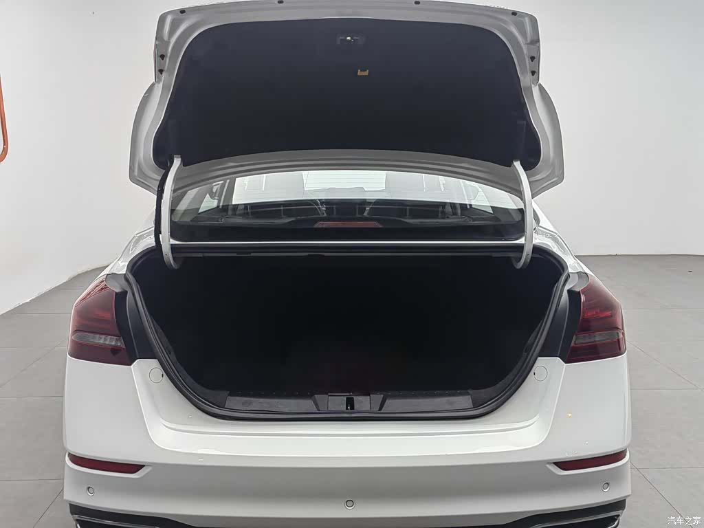Geely Emgrand, 2021 16