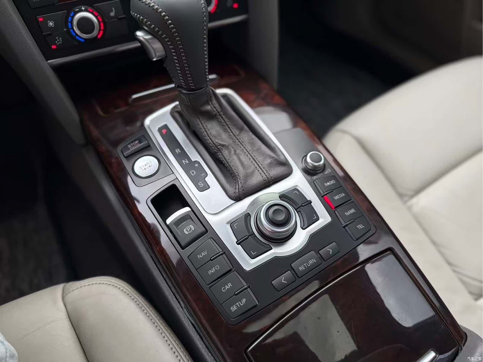 Audi A6L, 2010 17