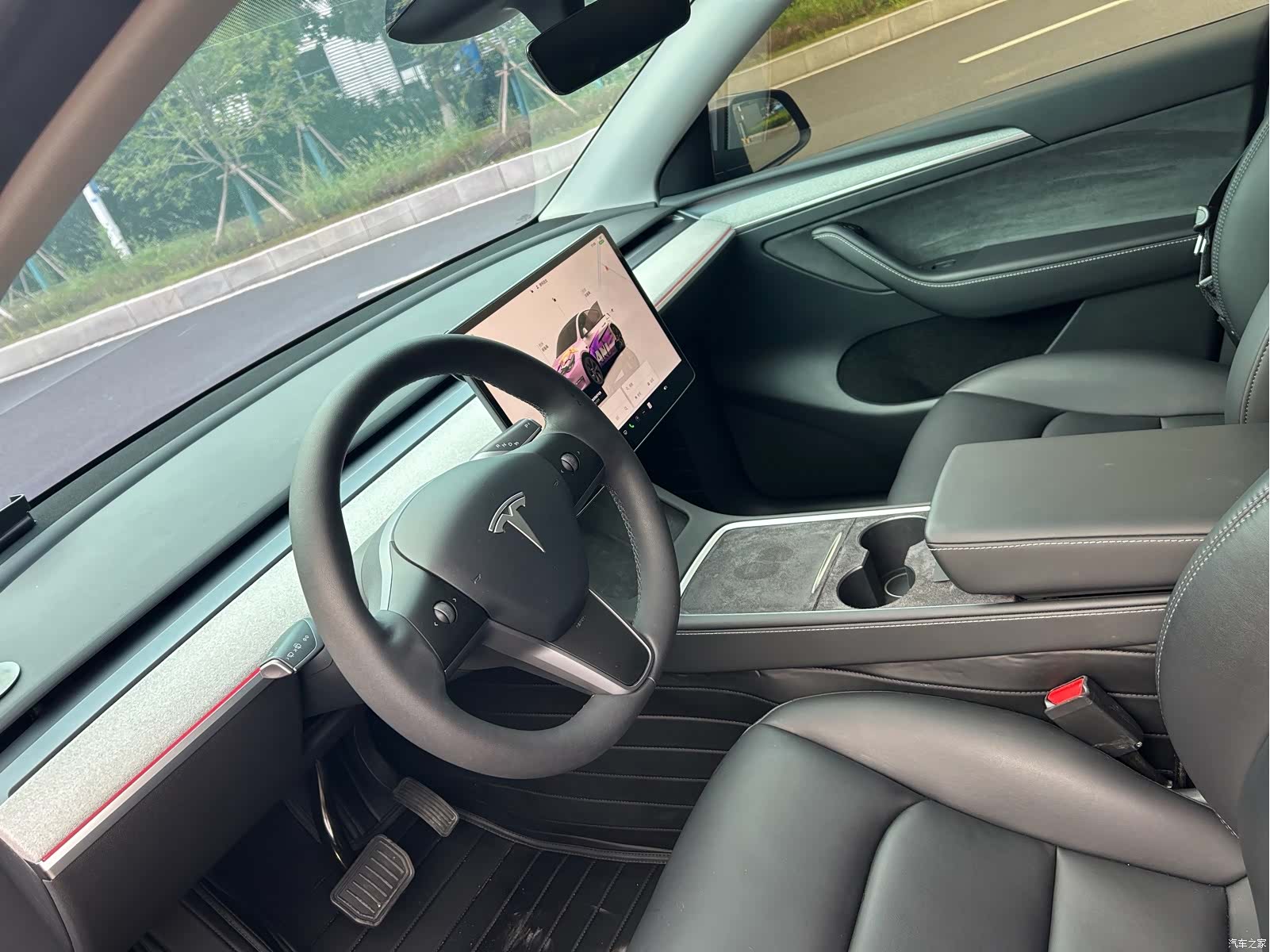 Tesla Model Y, 2024 3