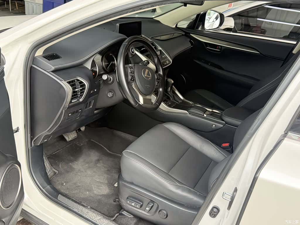 Lexus NX, 2020 7