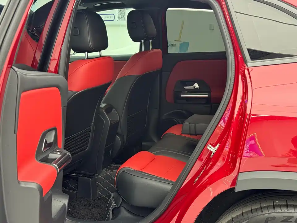 Mercedes-Benz GLA AMG Mercedes-Benz GLA AMG