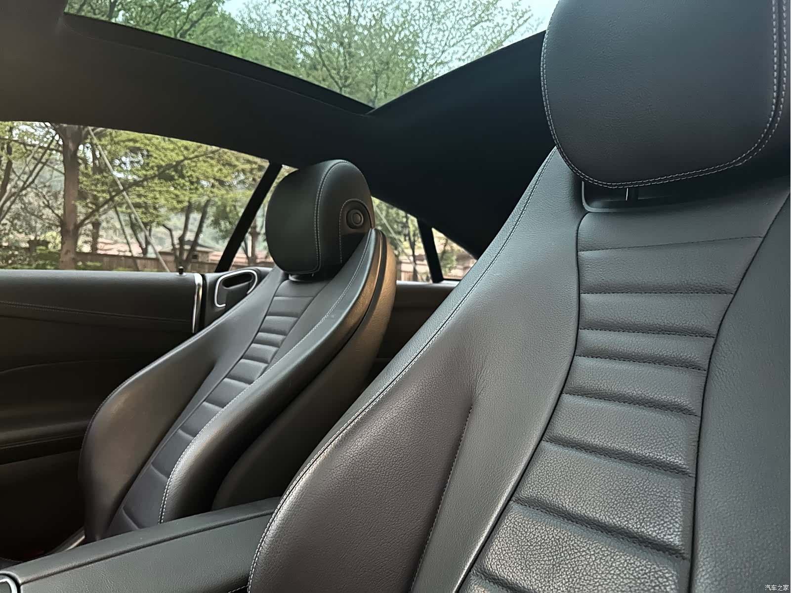 Mercedes-Benz E-Class, 2022 11
