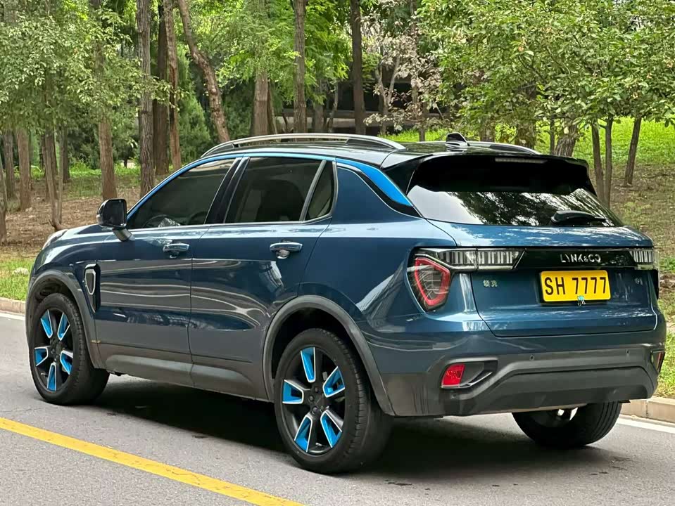 Lynk & Co 01
