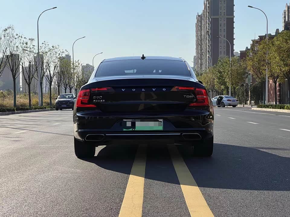 Volvo S90