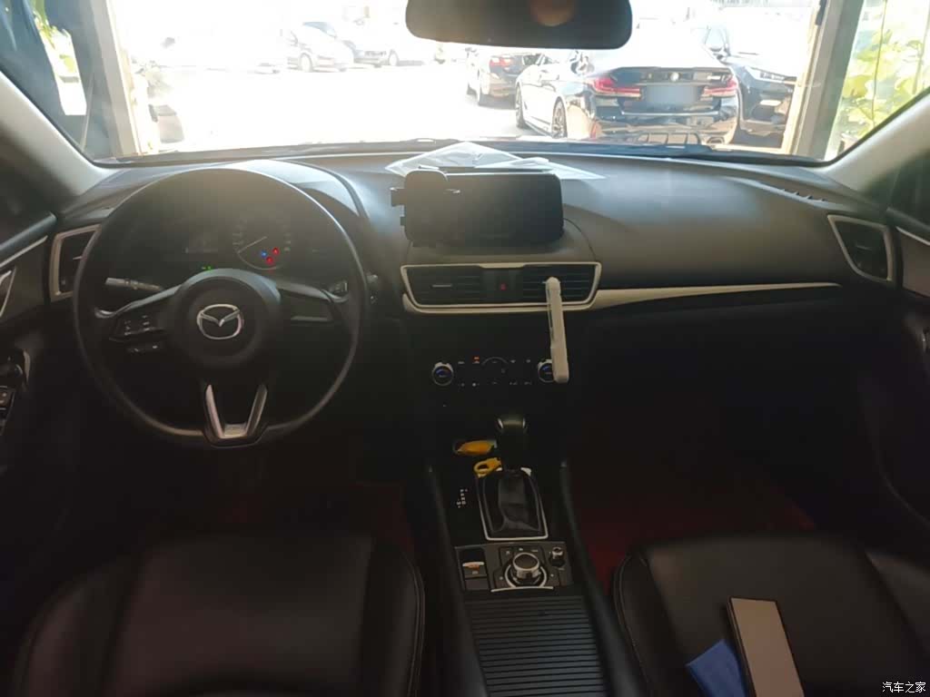 Mazda Mazda3, 2018 10