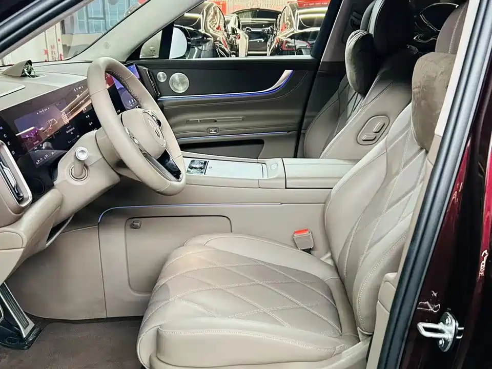 AITO Ask the world M9