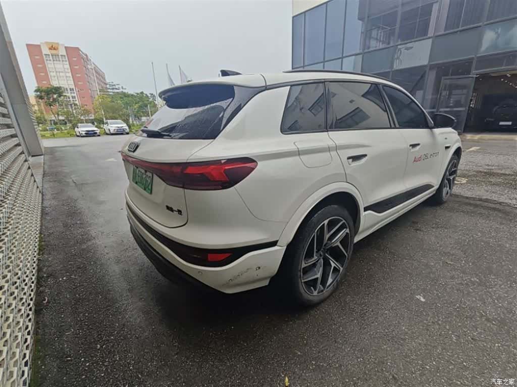Audi e-tron, 2025 4