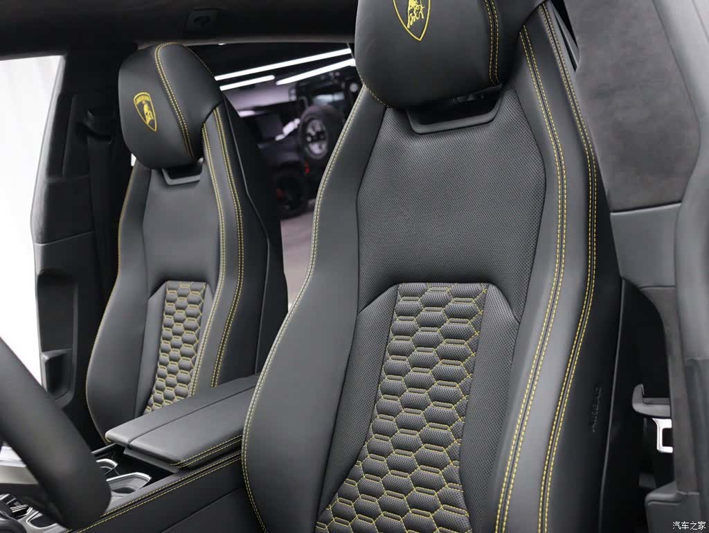 Lamborghini Urus, 2019 3