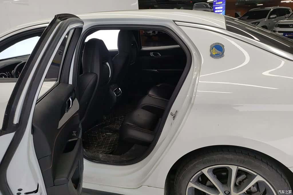 Lynk & Co 01, 2020 11