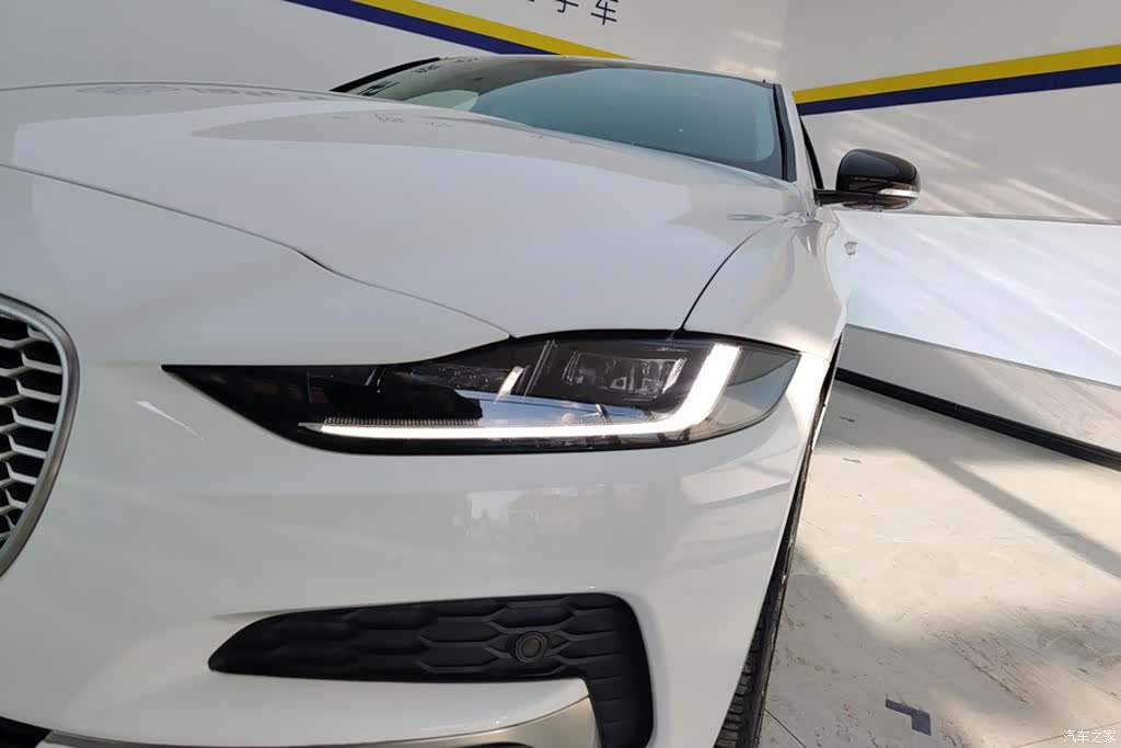 Land Rover XEL, 2022 все фото