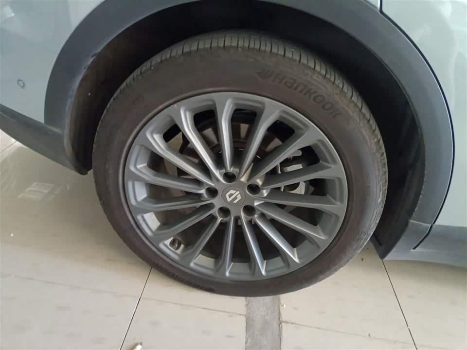Leapmotor C11