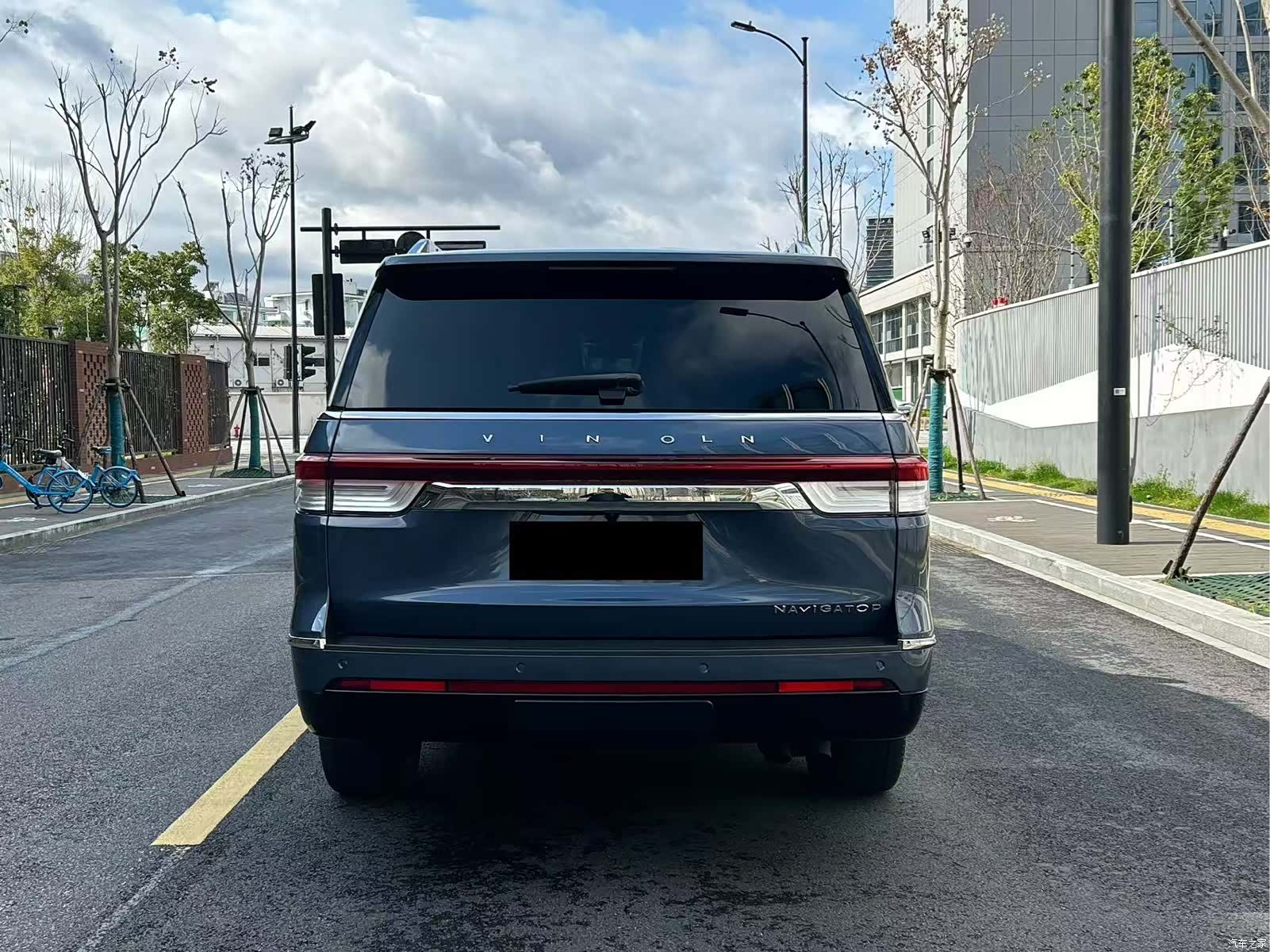 Lincoln Navigator, 2024 3