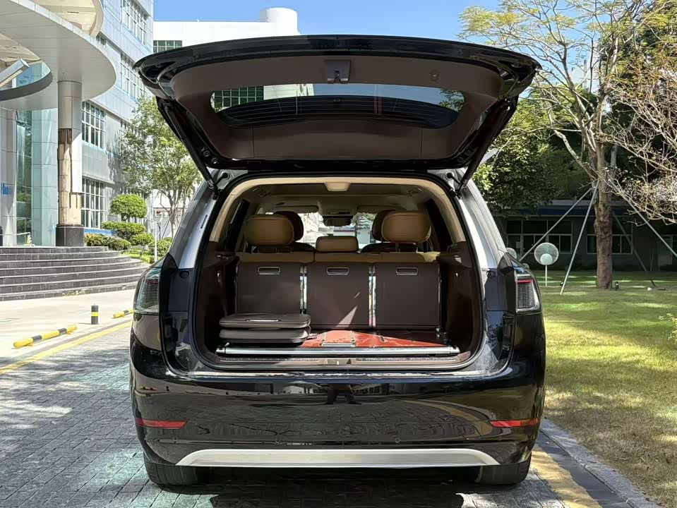 AITO Ask the world M9