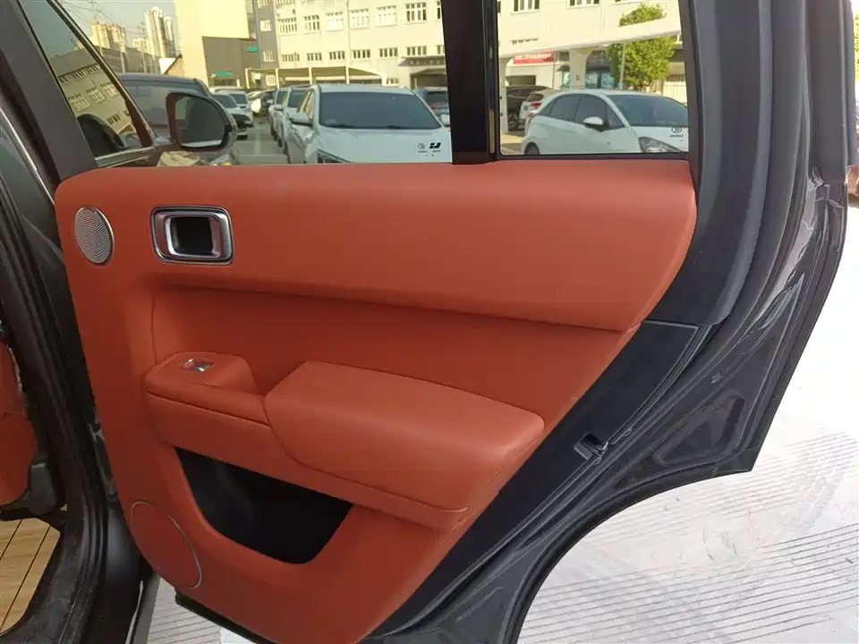 Li Auto Ideal L8