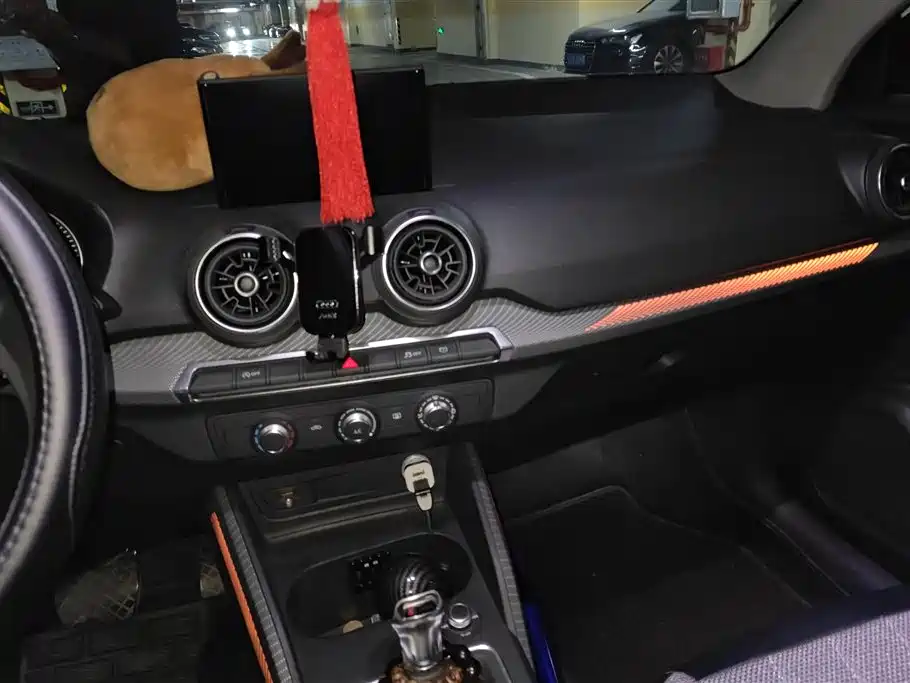 Audi Q2L Audi Q2L
