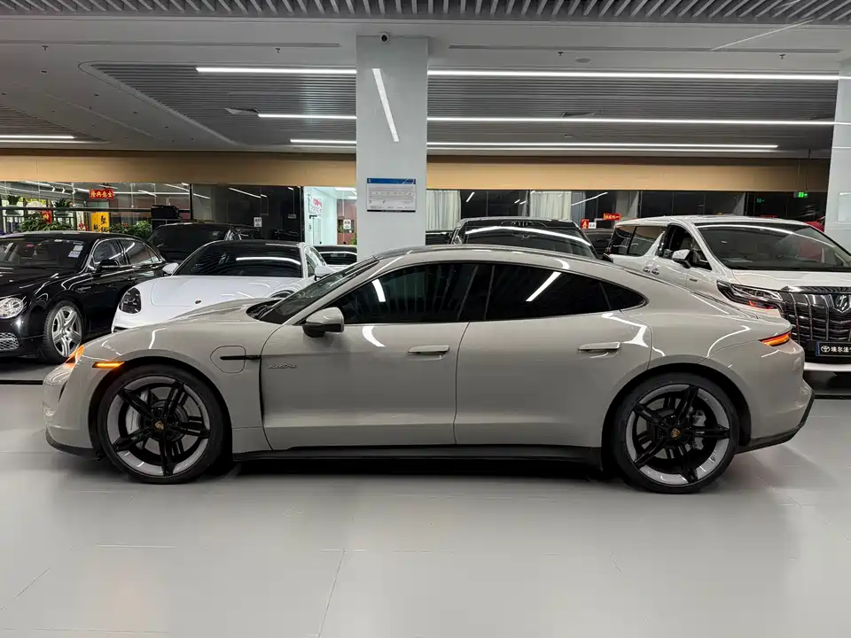 Porsche Taycan