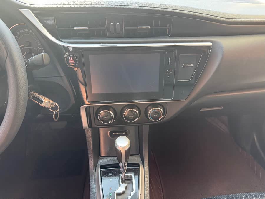 Toyota Corolla 2017, фото 12