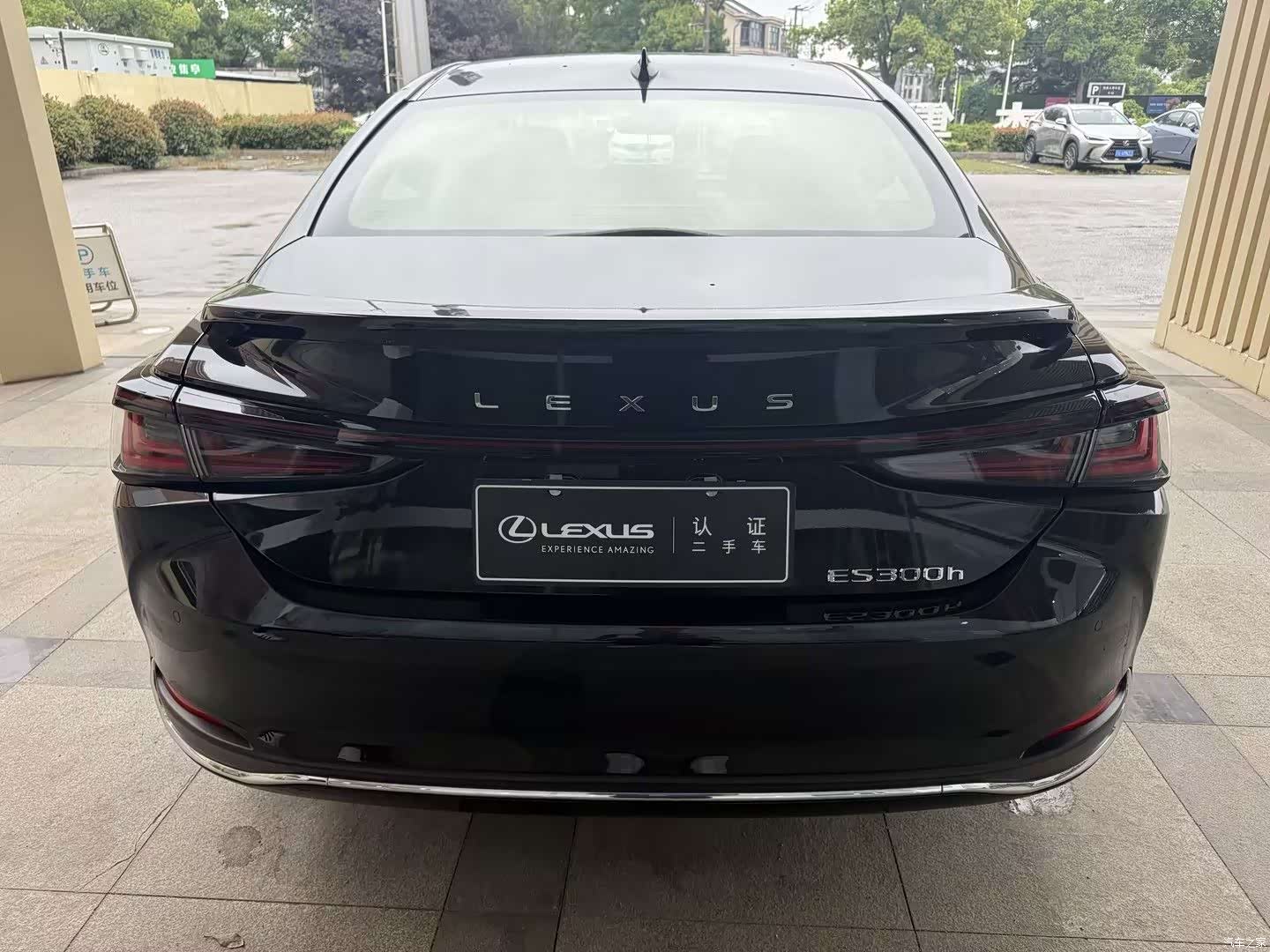 Lexus ES, 2025 3