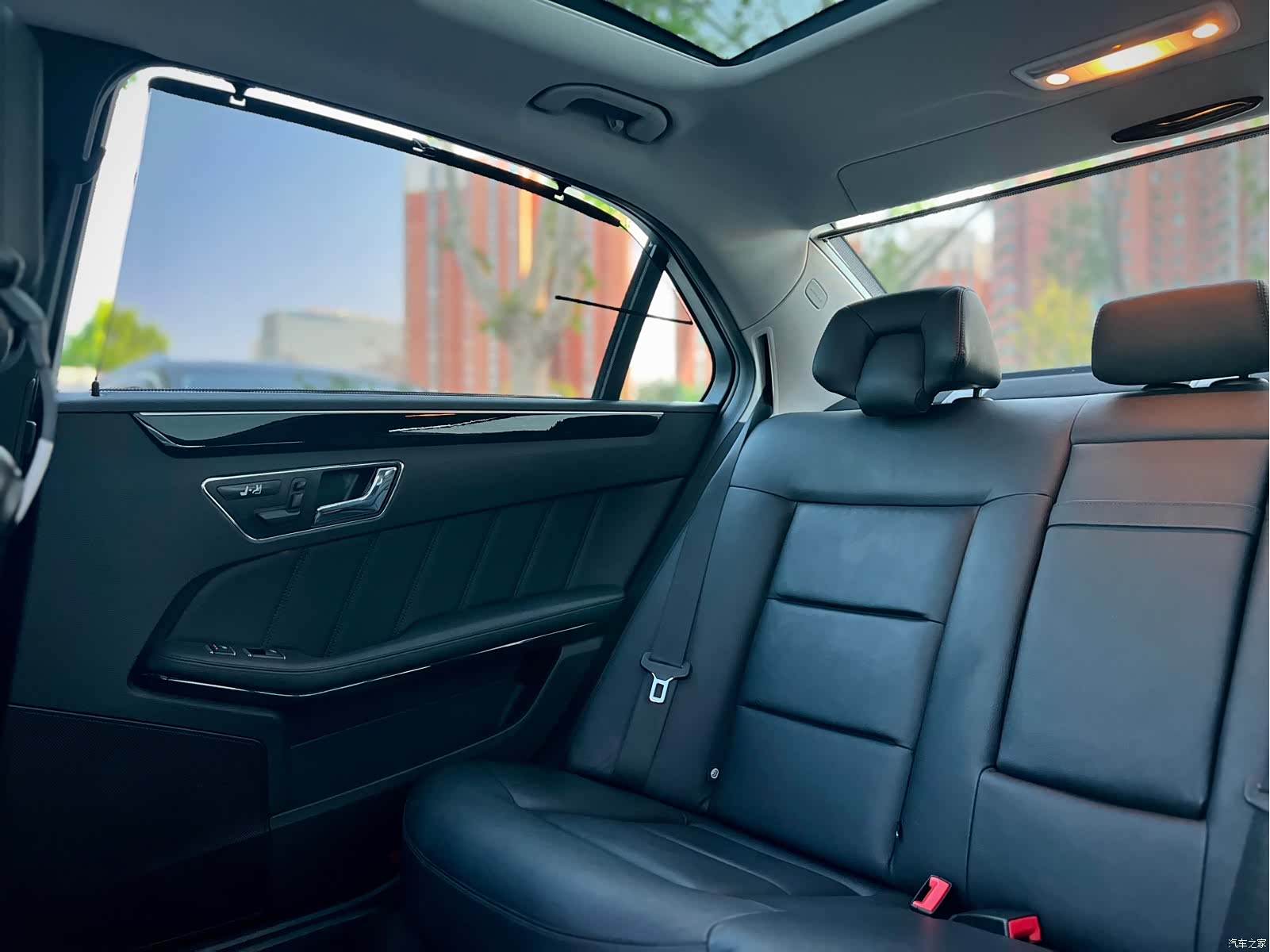 Mercedes-Benz E-Class, 2011 39