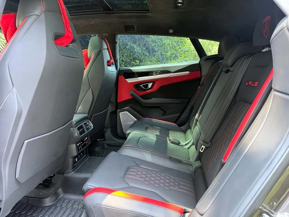 Lamborghini Urus, 2023 8