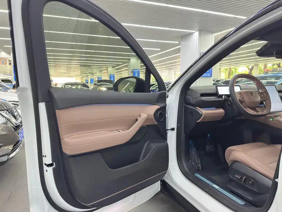 NIO ES6