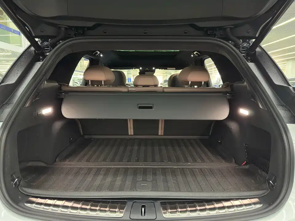 NIO ES6