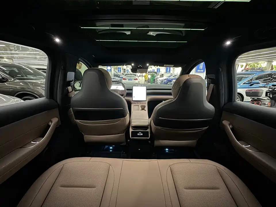 NIO ES6
