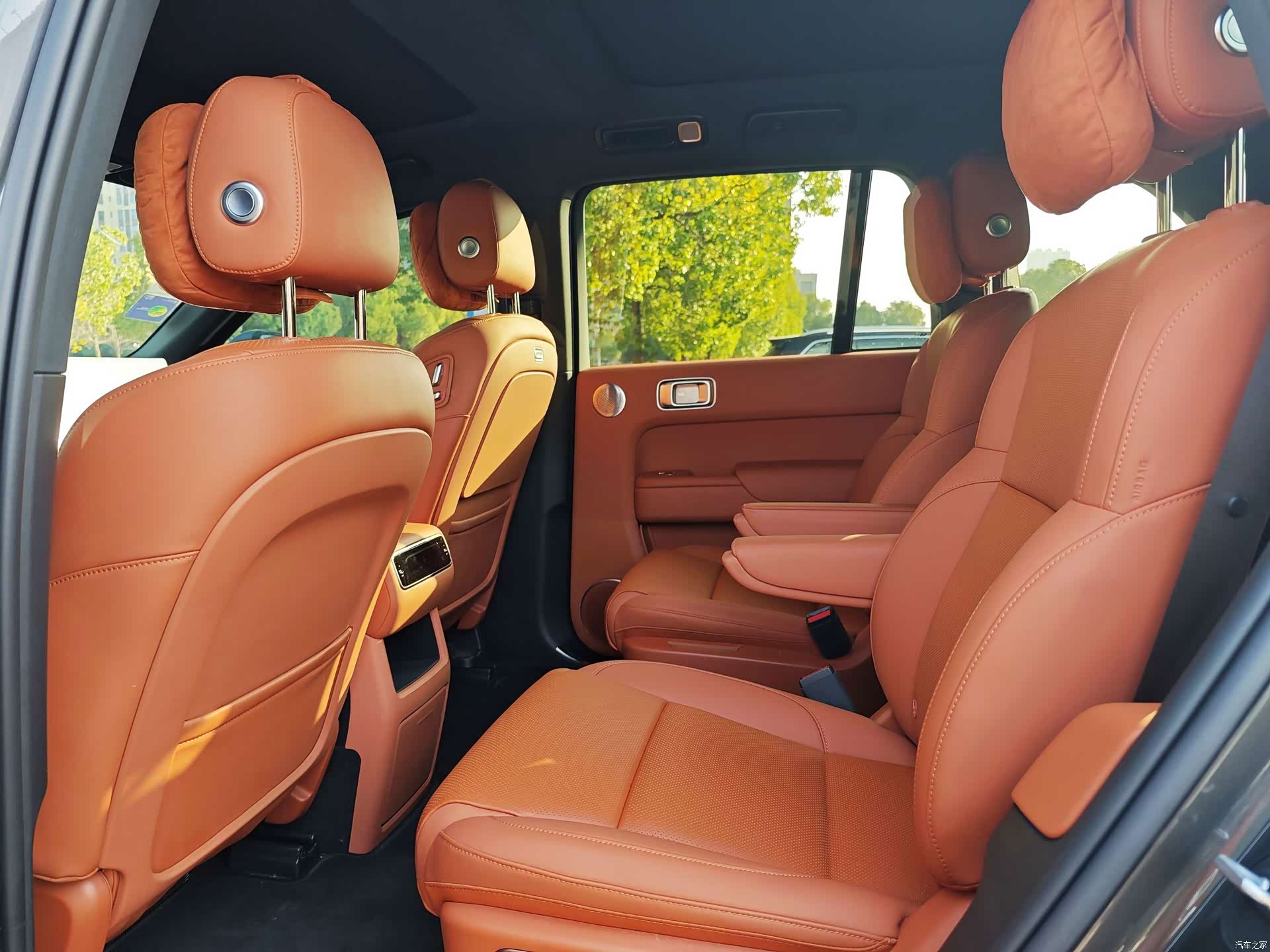 Li Auto L8, 2024 6
