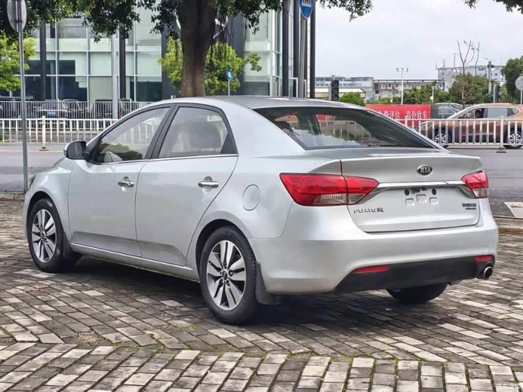 Kia GLS, 2014 9