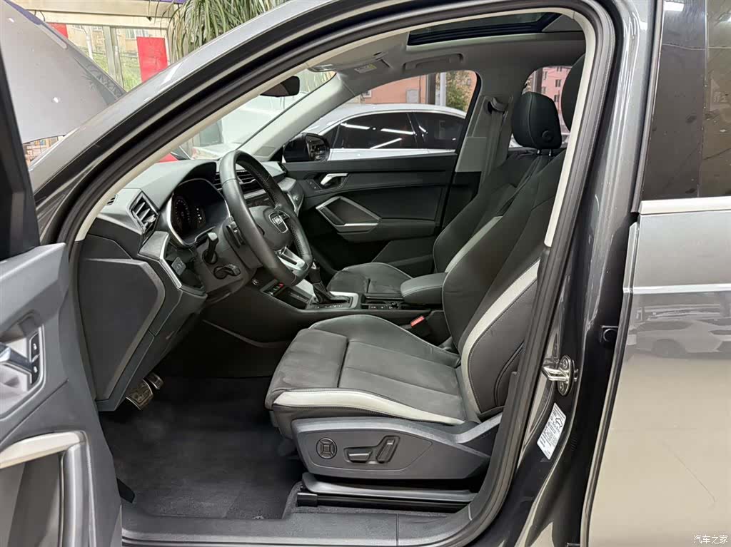 Audi Q3, 2023 16