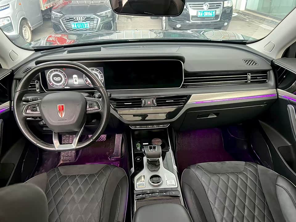 Hongqi HS5