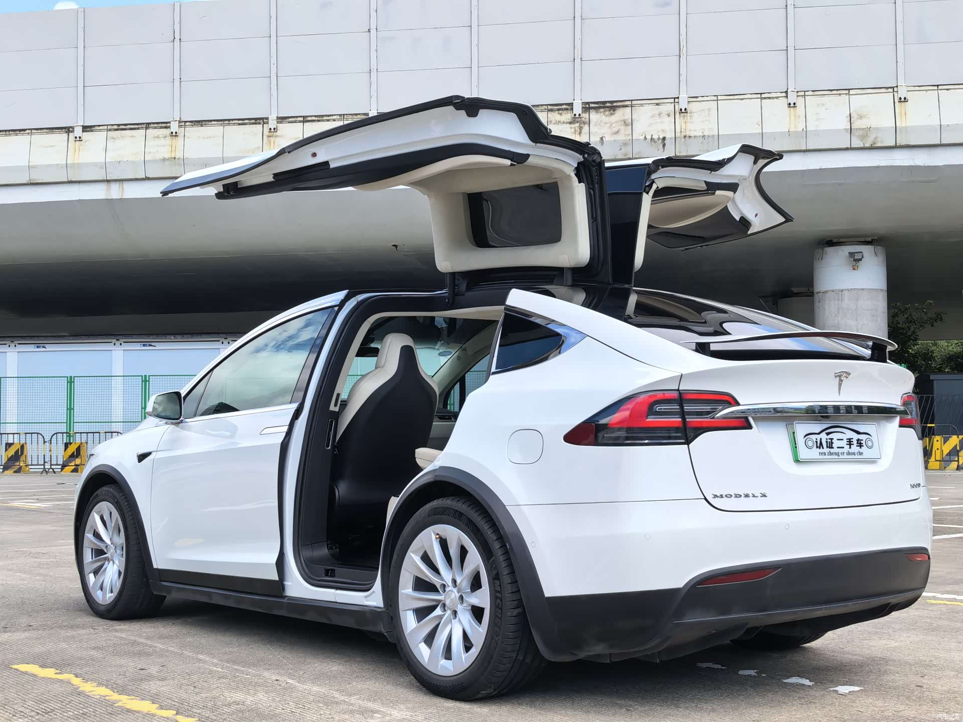 Tesla Model X, 2018 9