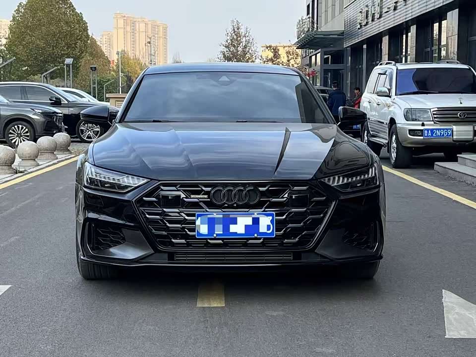 Audi A7L