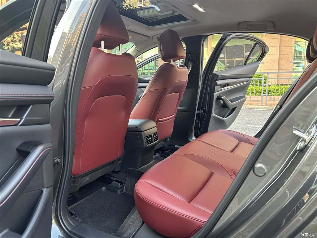 Mazda Mazda3, 2024 13